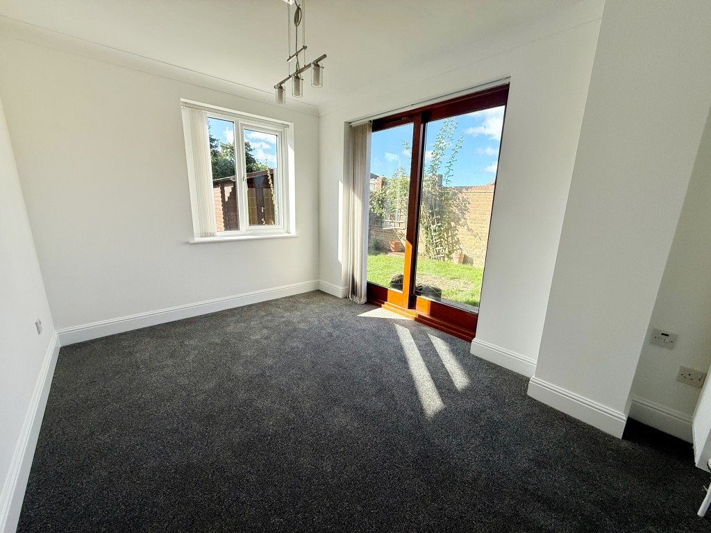 Lot: 141 - DETACHED FOUR-BEDROOM HOUSE - Dining room